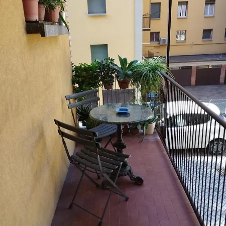 Appartamento Spazioso In Mazzini Bolonia Exterior foto